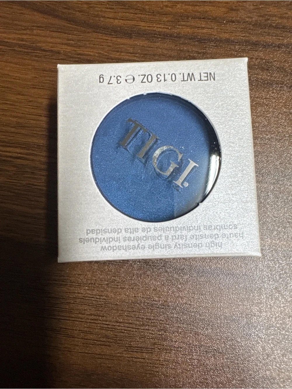 Eyeshadow in Packaging